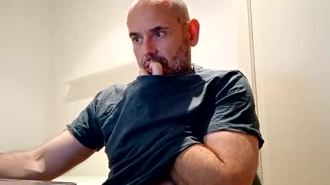 Snapshot of honeydaddyforyou chatting on February 28, 3:59 pm honeydaddyforyou online show from February 28, 3:59 pm