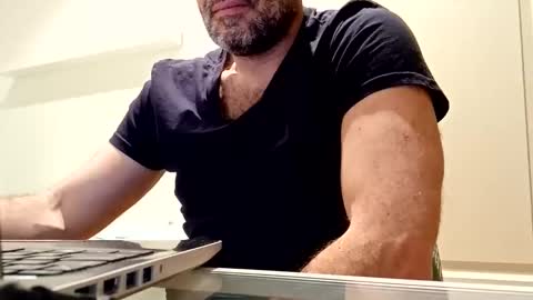 Snapshot of honeydaddyforyou chatting on March 5, 9:26 pm honeydaddyforyou online show from March 5, 9:26 pm