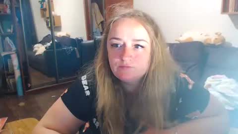 Snapshot of honeydewmolly chatting on May 20, 5:52 pm HoneydewMolly online show from May 20, 5:52 pm