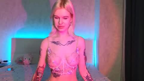 Lisa online show from October 10, 2:10 am