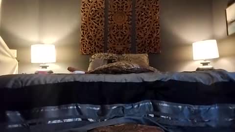 Snapshot of honeyhive_4u chatting on December 5, 3:17 pm Honey online show from December 5, 3:17 pm