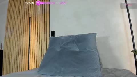 Sofia independent model online show from November 19, 11:32 am