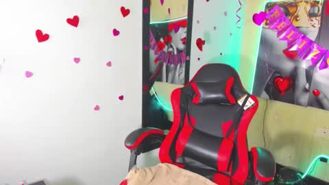 HONEY LUXE online show from March 11, 4:18 am