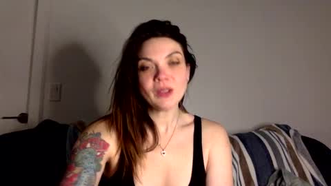 Snapshot of honeymagicxo chatting on February 10, 3:24 am honeymagicxo online show from February 10, 3:24 am