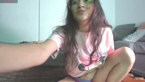 Snapshot of honeymoon1212 chatting on January 23, 4:52 am Mila K online show from January 23, 4:52 am