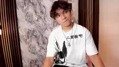 Snapshot of honeymoon_sariel chatting on June 24, 2:16 pm honeymoon_sariel online show from June 24, 2:16 pm