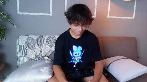 Snapshot of honeymoon_sariel chatting on July 6, 3:03 pm honeymoon_sariel online show from July 6, 3:03 pm