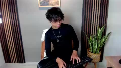 Snapshot of honeymoon_sariel chatting on July 8, 12:42 pm honeymoon_sariel online show from July 8, 12:42 pm