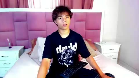 Snapshot of honeymoon_sariel chatting on July 11, 8:00 pm honeymoon_sariel online show from July 11, 8:00 pm
