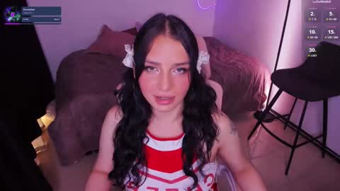 Snapshot of honeymoontea chatting on October 27, 8:46 pm online show from October 27, 8:46 pm