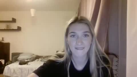 Snapshot of honeyveil chatting on November 10, 7:02 pm honeyveil online show from November 10, 7:02 pm