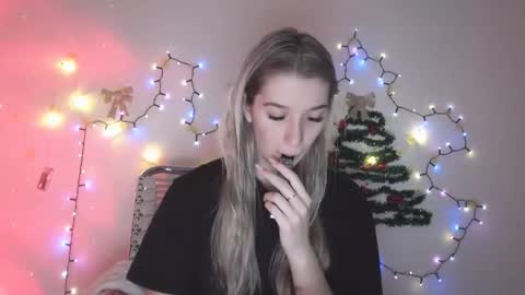 honeyveil online show from December 20, 10:22 am