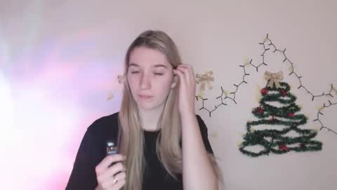 honeyveil online show from January 7, 12:40 pm