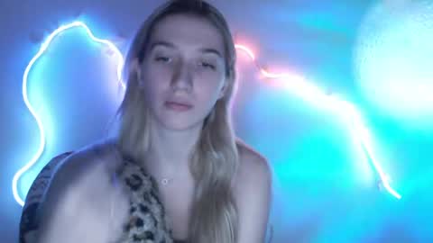 honeyveil online show from June 5, 5:18 pm