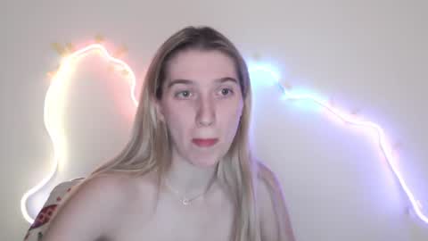 honeyveil online show from June 19, 12:20 pm