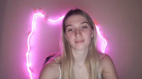 honeyveil online show from July 24, 8:07 pm