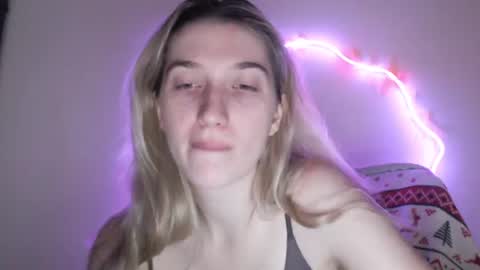 honeyveil online show from July 28, 5:01 pm