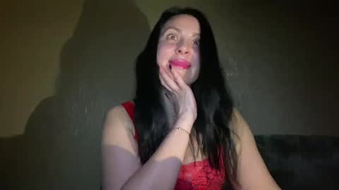 Snapshot of honeyvibe26 chatting on May 19, 8:59 pm honeyvibe26 online show from May 19, 8:59 pm