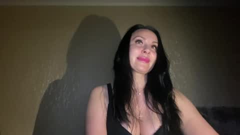 Snapshot of honeyvibe26 chatting on June 5, 8:36 pm honeyvibe26 online show from June 5, 8:36 pm