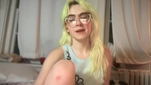 Emi Rose online show from December 4, 6:34 am