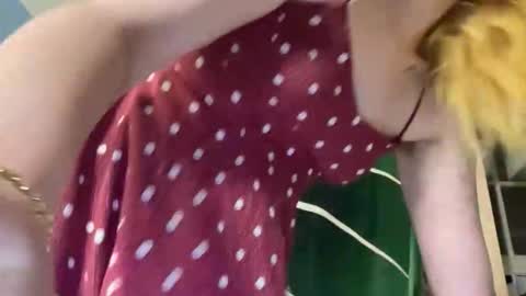 Emi Rose online show from April 28, 4:28 am