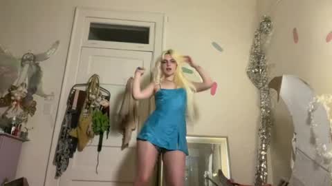 Emi Rose online show from July 7, 5:32 am
