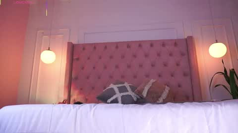 Honey Moon  Help me to reach 100 thumbs up online show from May 1, 7:40 pm