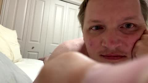 Snapshot of hoogguns chatting on September 18, 11:34 am Lets cum same time online show from September 18, 11:34 am