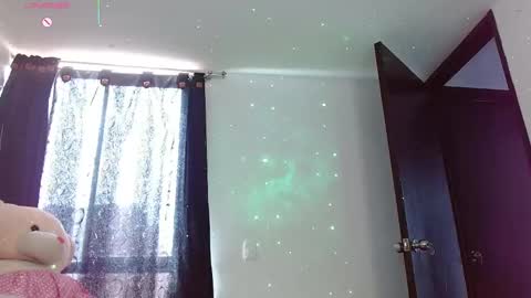 Hoollly Jones online show from November 11, 3:01 pm