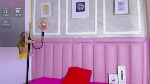 holly online show from February 10, 8:46 pm