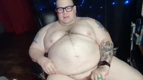 Snapshot of hoosierdaddyxl chatting on December 16, 5:38 am Sir online show from December 16, 5:38 am