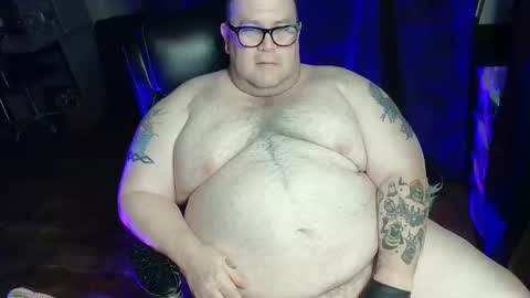 Snapshot of hoosierdaddyxl chatting on September 11, 4:01 am Sir online show from September 11, 4:01 am