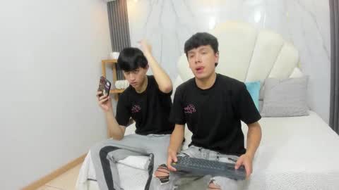 hoot_booys_ online show from January 31, 7:56 pm