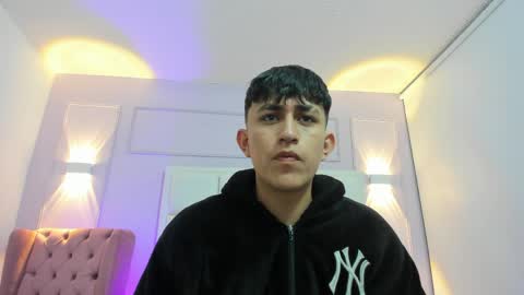 hoot_booys_ online show from April 26, 3:26 am