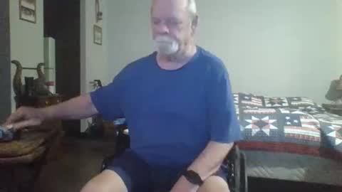 Snapshot of hormonemonster27 chatting on December 27, 6:14 am Hormone Monster online show from December 27, 6:14 am