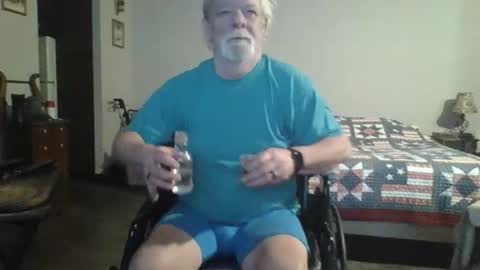 Snapshot of hormonemonster27 chatting on January 2, 9:00 am Hormone Monster online show from January 2, 9:00 am