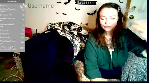 Snapshot of horneygirl88ddd chatting on February 15, 1:24 am horneygirl88ddd online show from February 15, 1:24 am