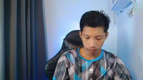 Snapshot of horny_asianmoreno chatting on September 23, 10:29 am ROGER online show from September 23, 10:29 am