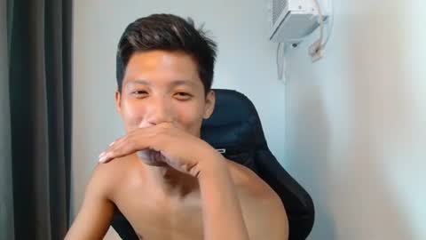 Snapshot of horny_asianmoreno chatting on September 24, 4:21 pm ROGER online show from September 24, 4:21 pm
