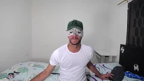 BoyHornyDirty online show from November 29, 3:31 am