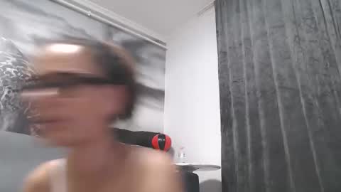 Snapshot of horny_dream2 chatting on September 10, 11:38 pm horny_dream2 online show from September 10, 11:38 pm