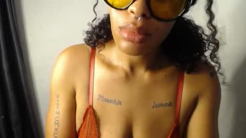 horny_ebonygirl_ online show from January 10, 8:21 pm