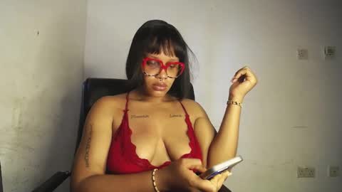 horny_ebonygirl_ online show from April 28, 7:02 am