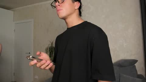 Extaz Athrey Howard online show from March 4, 1:17 pm