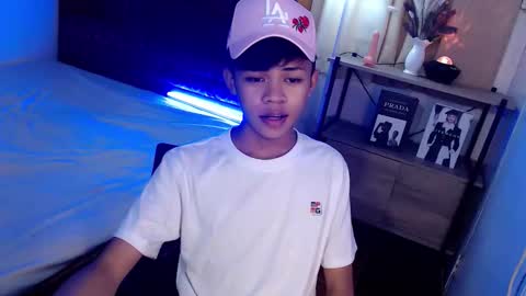horny_joshxxx online show from April 29, 4:11 pm