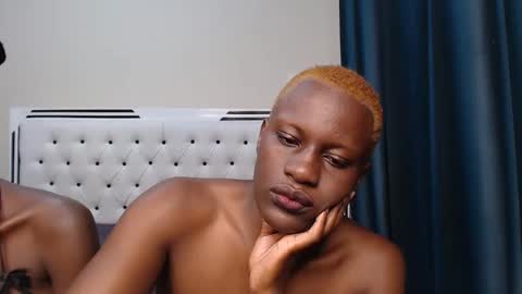 Snapshot of horny_laurell chatting on October 10, 8:08 pm Laurel online show from October 10, 8:08 pm