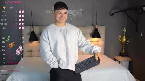 horny_nick18 online show from November 12, 11:43 am