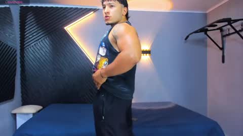 horny_nick18 online show from April 24, 11:45 am