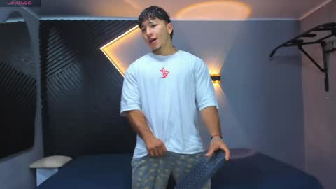 horny_nick18 online show from April 30, 11:16 am
