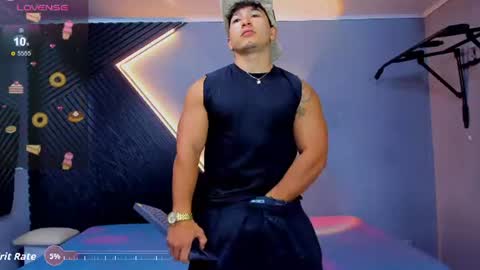 Snapshot of horny_nick18 chatting on June 26, 1:48 pm horny_nick18 online show from June 26, 1:48 pm